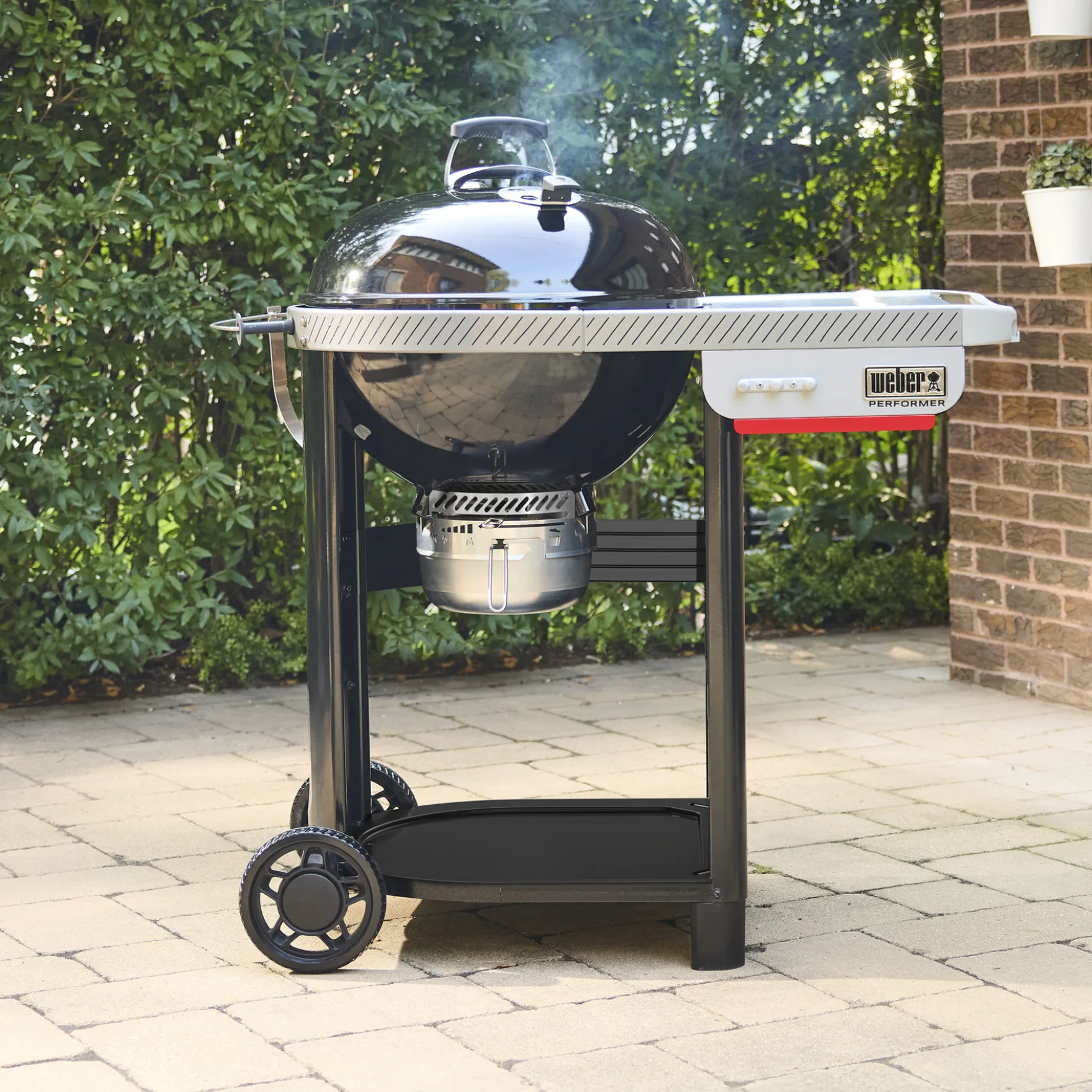 22” Performer™ Charcoal Grill