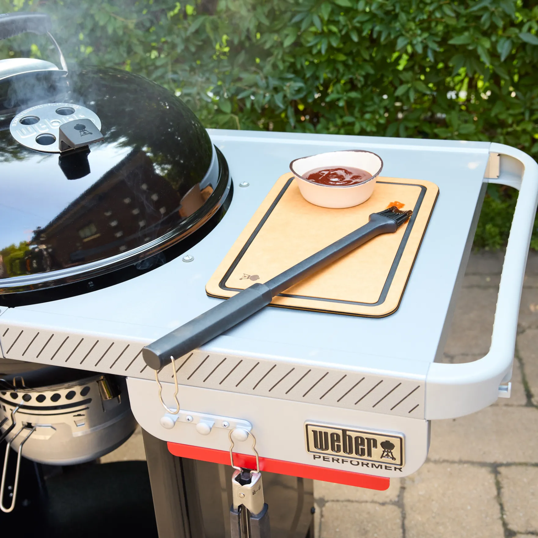 22” Performer™ Charcoal Grill