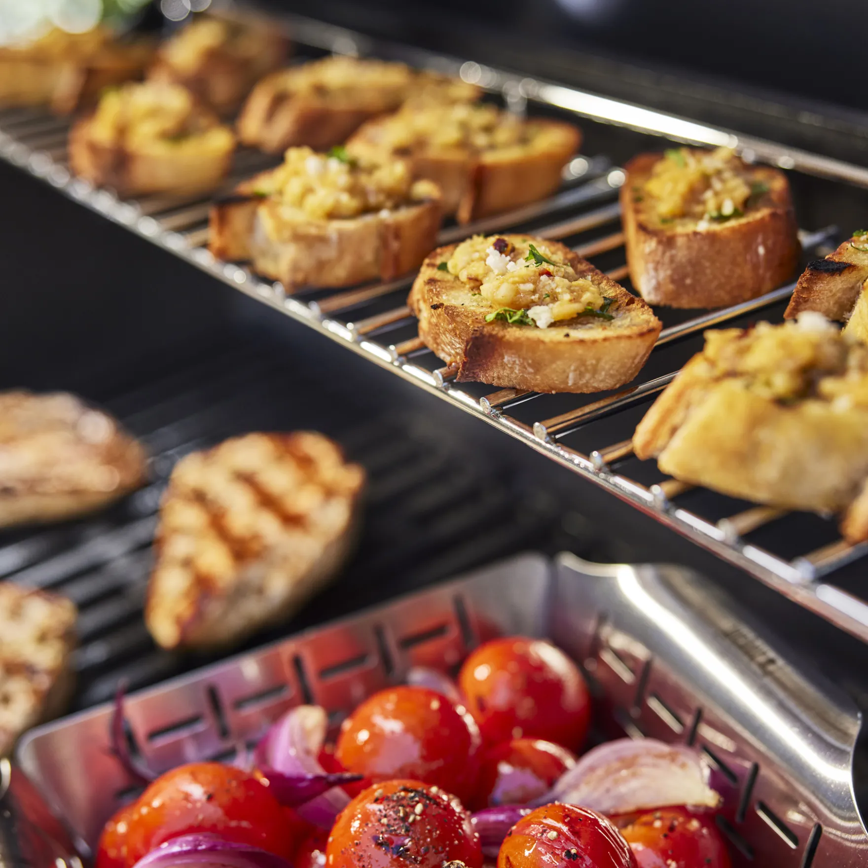 Genesis E-415 Gas Grill (Liquid Propane)