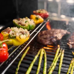 Spirit® E-425C Gas Grill Stealth® Edition (Natural Gas)