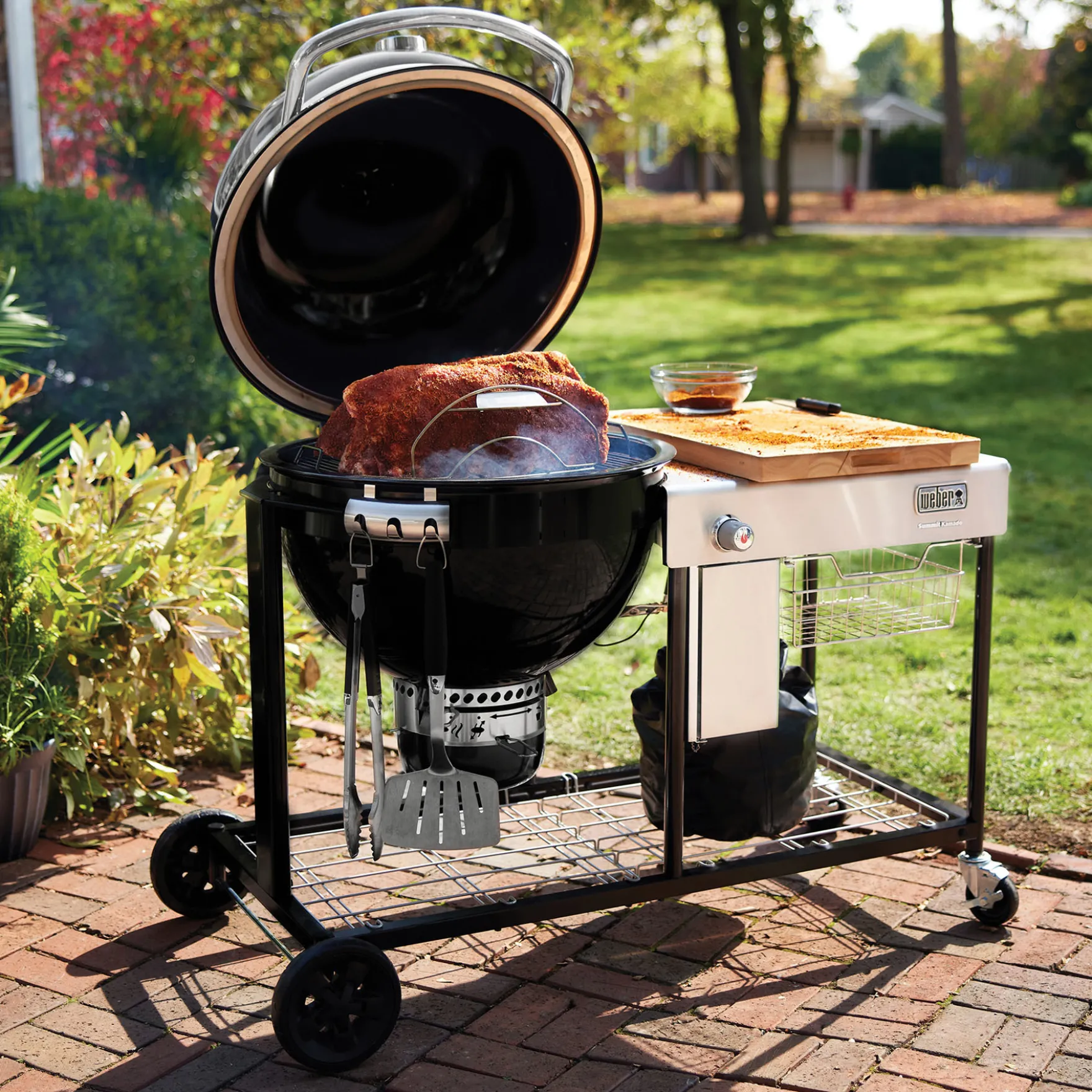 Summit® Kamado S6 Charcoal Grill Center